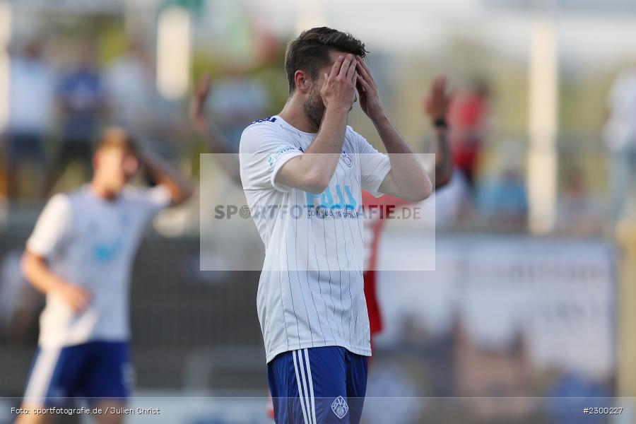 Hände, Arme, gestikuliert, enttäuscht, Elias Niesigk, Stadion am Schoenbusch, Aschaffenburg, 23.07.2021, BFV, sport, action, Fussball, Deutschland, Juli 2021, Saison 2021/2022, TSV, SVA, Regionalliga Bayern, TSV Buchbach, SV Viktoria Aschaffenburg - Bild-ID: 2300227