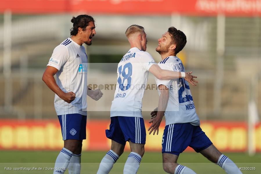 Nick Förster, Freude, Torjubel, Elias Niesigk, Stadion am Schoenbusch, Aschaffenburg, 23.07.2021, BFV, sport, action, Fussball, Deutschland, Juli 2021, Saison 2021/2022, TSV, SVA, Regionalliga Bayern, TSV Buchbach, SV Viktoria Aschaffenburg - Bild-ID: 2300235