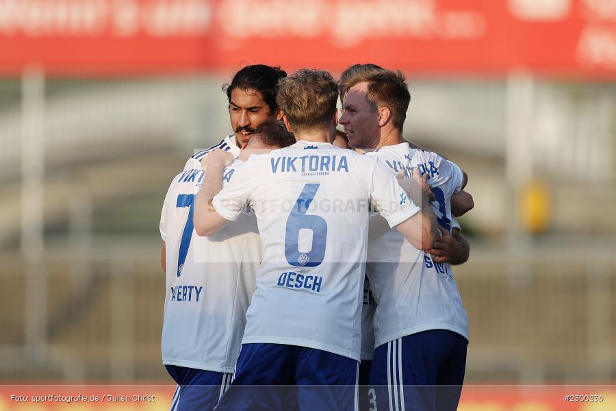 Tom Schulz, Hamza Boutakhrit, Benedict Laverty, Roberto Desch, Stadion am Schoenbusch, Aschaffenburg, 23.07.2021, BFV, sport, action, Fussball, Deutschland, Juli 2021, Saison 2021/2022, TSV, SVA, Regionalliga Bayern, TSV Buchbach, SV Viktoria Aschaffenburg - Bild-ID: 2300236