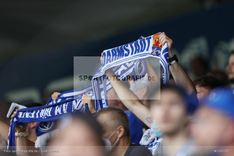 Fanschal, Merck-Stadion, Darmstadt, 24.07.2021, DFL, sport, action, Fussball, Deutschland, Juli 2021, Saison 2021/2022, SSV, SVD, Bundesliga, 2. Bundesliga, SSV Jahn Regensburg, SV Darmstadt 98 - Bild-ID: 2300259