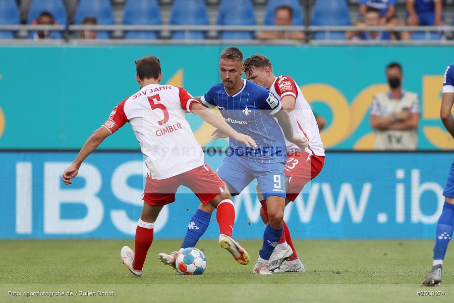 Benedikt Gimber, Phillip Tietz, Merck-Stadion, Darmstadt, 24.07.2021, DFL, sport, action, Fussball, Deutschland, Juli 2021, Saison 2021/2022, SSV, SVD, Bundesliga, 2. Bundesliga, SSV Jahn Regensburg, SV Darmstadt 98 - Bild-ID: 2300274 Benedikt Gimber, Phillip Tietz, Merck-Stadion, Darmstadt, 24.07.2021, DFL, sport, action, Fussball, Deutschland, Juli 2021, Saison 2021/2022, SSV, SVD, Bundesliga, 2. Bundesliga, SSV Jahn Regensburg, SV Darmstadt 98 - Bild-ID: 2300274