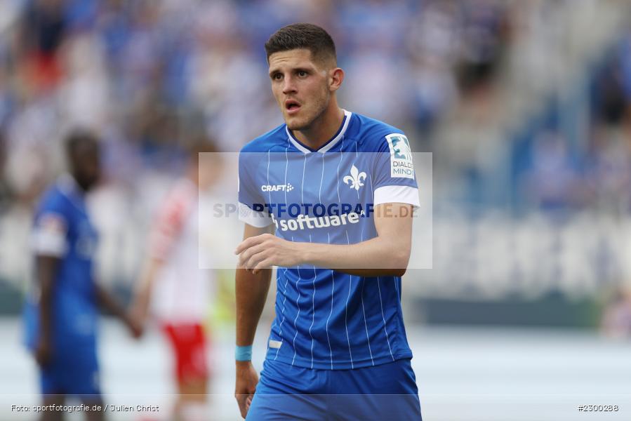 Emir Karic, Merck-Stadion, Darmstadt, 24.07.2021, DFL, sport, action, Fussball, Deutschland, Juli 2021, Saison 2021/2022, SSV, SVD, Bundesliga, 2. Bundesliga, SSV Jahn Regensburg, SV Darmstadt 98 - Bild-ID: 2300288