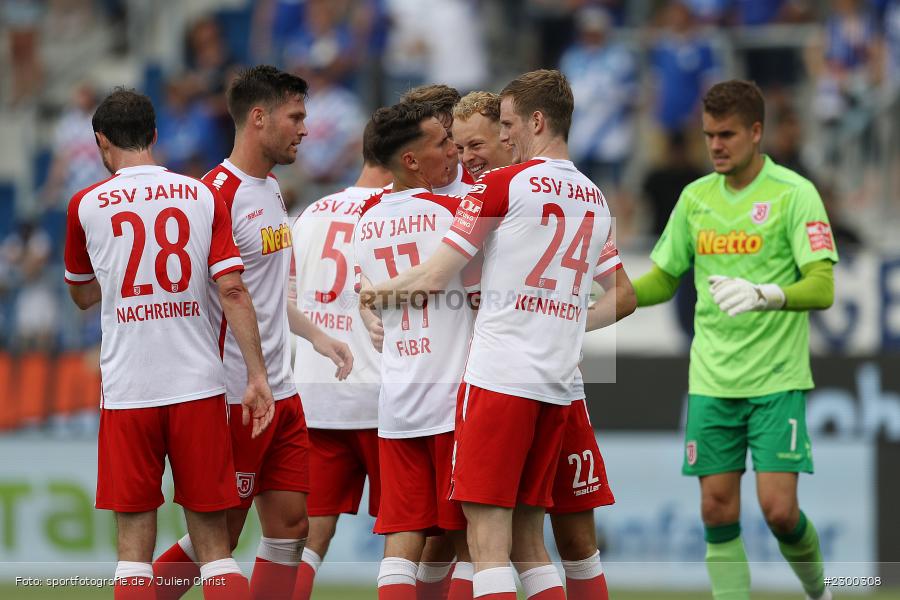 Sieg, Scott Kennedy, Merck-Stadion, Darmstadt, 24.07.2021, DFL, sport, action, Fussball, Deutschland, Juli 2021, Saison 2021/2022, SSV, SVD, Bundesliga, 2. Bundesliga, SSV Jahn Regensburg, SV Darmstadt 98 - Bild-ID: 2300308