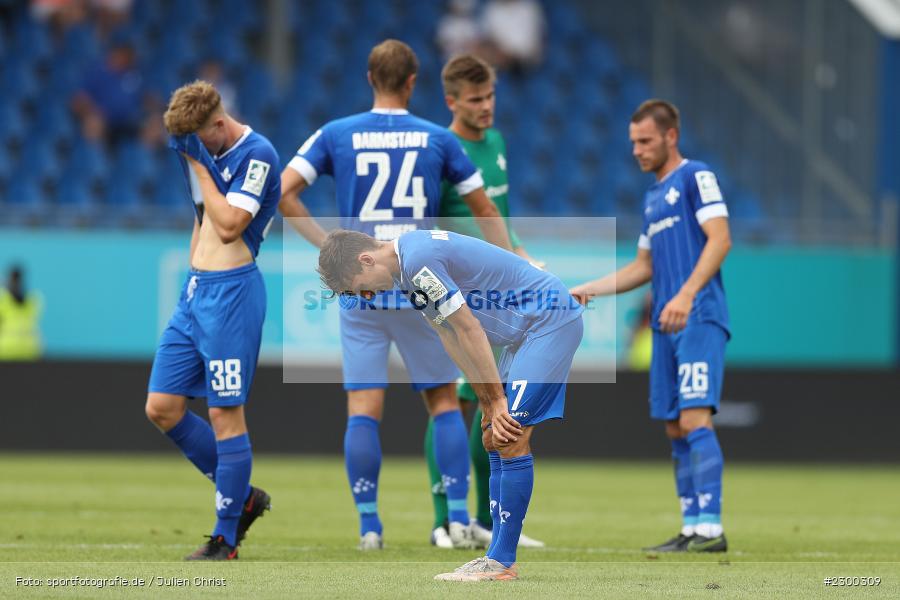 Enttäuscht, Benjamin Goller, Merck-Stadion, Darmstadt, 24.07.2021, DFL, sport, action, Fussball, Deutschland, Juli 2021, Saison 2021/2022, SSV, SVD, Bundesliga, 2. Bundesliga, SSV Jahn Regensburg, SV Darmstadt 98 - Bild-ID: 2300309