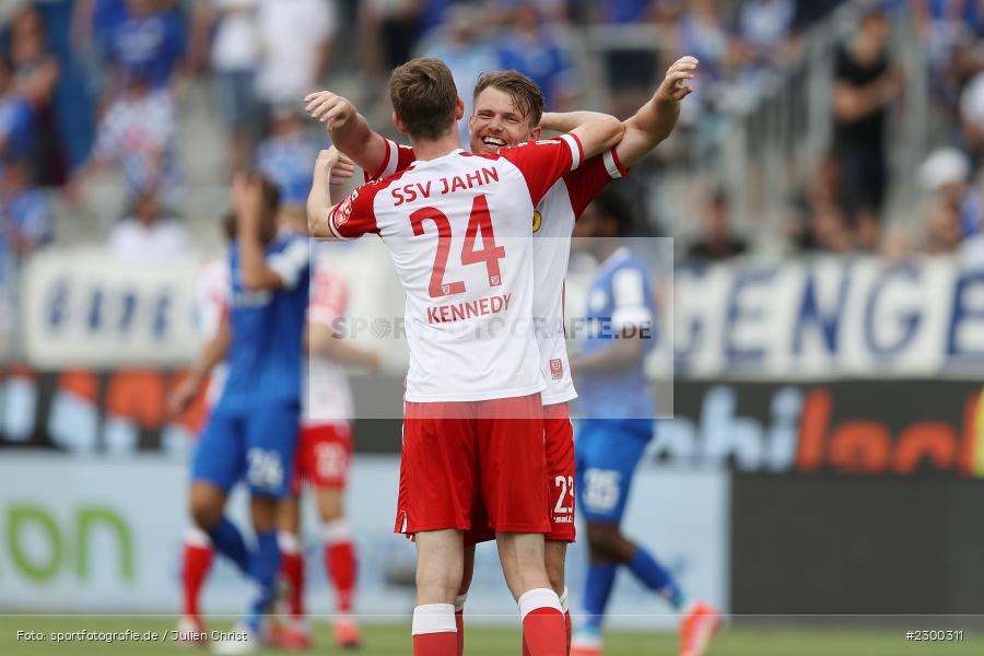 Jubel, Sieg, Steve Breitkreuz, Merck-Stadion, Darmstadt, 24.07.2021, DFL, sport, action, Fussball, Deutschland, Juli 2021, Saison 2021/2022, SSV, SVD, Bundesliga, 2. Bundesliga, SSV Jahn Regensburg, SV Darmstadt 98 - Bild-ID: 2300311 Jubel, Sieg, Steve Breitkreuz, Merck-Stadion, Darmstadt, 24.07.2021, DFL, sport, action, Fussball, Deutschland, Juli 2021, Saison 2021/2022, SSV, SVD, Bundesliga, 2. Bundesliga, SSV Jahn Regensburg, SV Darmstadt 98 - Bild-ID: 2300311