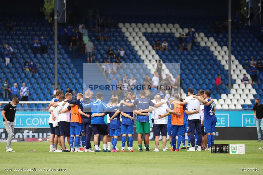 Mannschaftskreis, Merck-Stadion, Darmstadt, 24.07.2021, DFL, sport, action, Fussball, Deutschland, Juli 2021, Saison 2021/2022, SSV, SVD, Bundesliga, 2. Bundesliga, SSV Jahn Regensburg, SV Darmstadt 98 - Bild-ID: 2300313