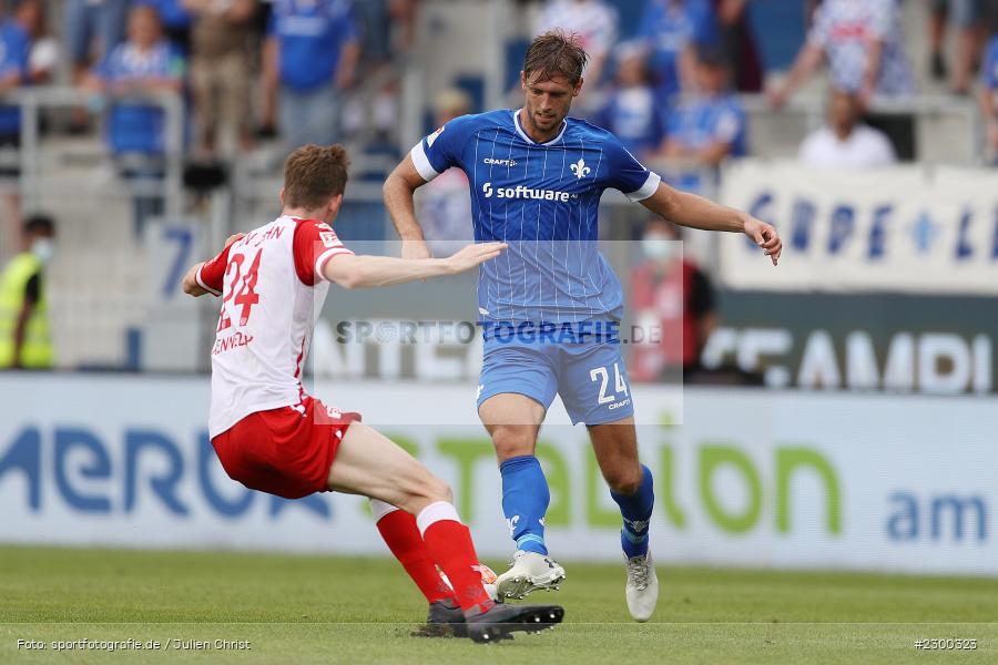 Lasse Sobiech, Merck-Stadion, Darmstadt, 24.07.2021, DFL, sport, action, Fussball, Deutschland, Juli 2021, Saison 2021/2022, SSV, SVD, Bundesliga, 2. Bundesliga, SSV Jahn Regensburg, SV Darmstadt 98 - Bild-ID: 2300323