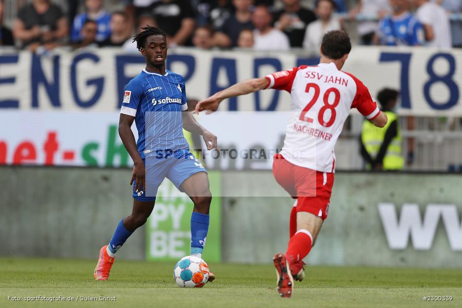 John Peter Sesay, Merck-Stadion, Darmstadt, 24.07.2021, DFL, sport, action, Fussball, Deutschland, Juli 2021, Saison 2021/2022, SSV, SVD, Bundesliga, 2. Bundesliga, SSV Jahn Regensburg, SV Darmstadt 98 - Bild-ID: 2300339