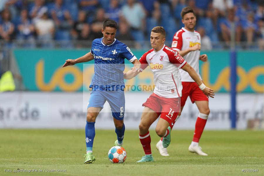 David Otto, Fabian Schnellhardt, Merck-Stadion, Darmstadt, 24.07.2021, DFL, sport, action, Fussball, Deutschland, Juli 2021, Saison 2021/2022, SSV, SVD, Bundesliga, 2. Bundesliga, SSV Jahn Regensburg, SV Darmstadt 98 - Bild-ID: 2300347