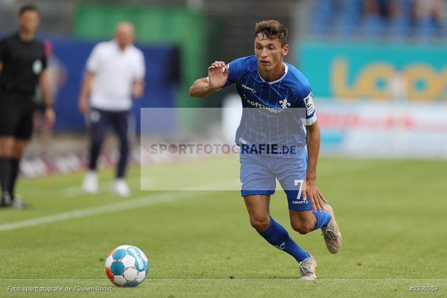 Benjamin Goller, Merck-Stadion, Darmstadt, 24.07.2021, DFL, sport, action, Fussball, Deutschland, Juli 2021, Saison 2021/2022, SSV, SVD, Bundesliga, 2. Bundesliga, SSV Jahn Regensburg, SV Darmstadt 98 - Bild-ID: 2300359 Benjamin Goller, Merck-Stadion, Darmstadt, 24.07.2021, DFL, sport, action, Fussball, Deutschland, Juli 2021, Saison 2021/2022, SSV, SVD, Bundesliga, 2. Bundesliga, SSV Jahn Regensburg, SV Darmstadt 98 - Bild-ID: 2300359