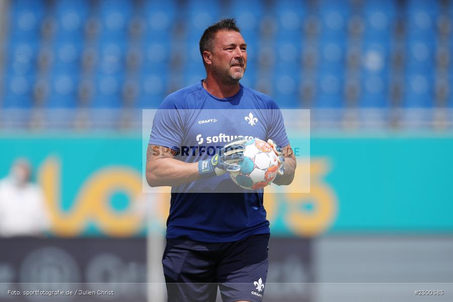 Torwart-Trainer, Dimo Wache, Merck-Stadion, Darmstadt, 24.07.2021, DFL, sport, action, Fussball, Deutschland, Juli 2021, Saison 2021/2022, SSV, SVD, Bundesliga, 2. Bundesliga, SSV Jahn Regensburg, SV Darmstadt 98 - Bild-ID: 2300383