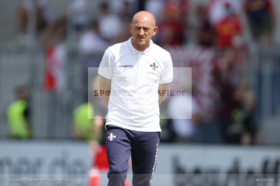 Trainer, Torsten Lieberknecht, Merck-Stadion, Darmstadt, 24.07.2021, DFL, sport, action, Fussball, Deutschland, Juli 2021, Saison 2021/2022, SSV, SVD, Bundesliga, 2. Bundesliga, SSV Jahn Regensburg, SV Darmstadt 98 - Bild-ID: 2300385