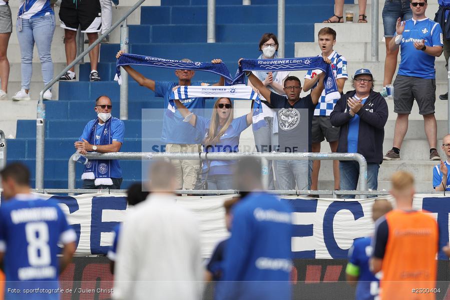 Schal, Fans, Merck-Stadion, Darmstadt, 24.07.2021, DFL, sport, action, Fussball, Deutschland, Juli 2021, Saison 2021/2022, SSV, SVD, Bundesliga, 2. Bundesliga, SSV Jahn Regensburg, SV Darmstadt 98 - Bild-ID: 2300404