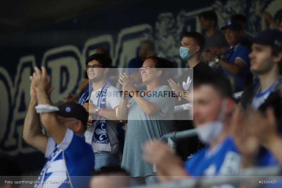 Applaus, Fans, Merck-Stadion, Darmstadt, 24.07.2021, DFL, sport, action, Fussball, Deutschland, Juli 2021, Saison 2021/2022, SSV, SVD, Bundesliga, 2. Bundesliga, SSV Jahn Regensburg, SV Darmstadt 98 - Bild-ID: 2300421 Applaus, Fans, Merck-Stadion, Darmstadt, 24.07.2021, DFL, sport, action, Fussball, Deutschland, Juli 2021, Saison 2021/2022, SSV, SVD, Bundesliga, 2. Bundesliga, SSV Jahn Regensburg, SV Darmstadt 98 - Bild-ID: 2300421