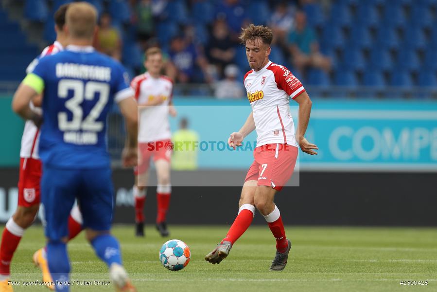 Max Besuschkow, Merck-Stadion, Darmstadt, 24.07.2021, DFL, sport, action, Fussball, Deutschland, Juli 2021, Saison 2021/2022, SSV, SVD, Bundesliga, 2. Bundesliga, SSV Jahn Regensburg, SV Darmstadt 98 - Bild-ID: 2300428