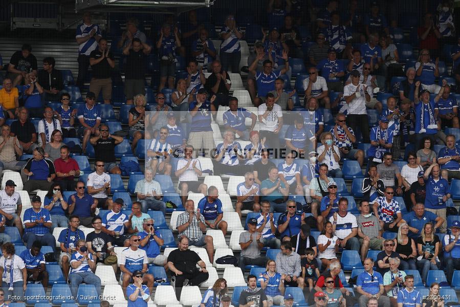Fans der Lilien, Merck-Stadion, Darmstadt, 24.07.2021, DFL, sport, action, Fussball, Deutschland, Juli 2021, Saison 2021/2022, SSV, SVD, Bundesliga, 2. Bundesliga, SSV Jahn Regensburg, SV Darmstadt 98 - Bild-ID: 2300431 Fans der Lilien, Merck-Stadion, Darmstadt, 24.07.2021, DFL, sport, action, Fussball, Deutschland, Juli 2021, Saison 2021/2022, SSV, SVD, Bundesliga, 2. Bundesliga, SSV Jahn Regensburg, SV Darmstadt 98 - Bild-ID: 2300431
