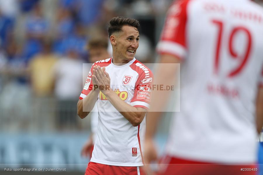 Konrad Faber, Merck-Stadion, Darmstadt, 24.07.2021, DFL, sport, action, Fussball, Deutschland, Juli 2021, Saison 2021/2022, SSV, SVD, Bundesliga, 2. Bundesliga, SSV Jahn Regensburg, SV Darmstadt 98 - Bild-ID: 2300435 Konrad Faber, Merck-Stadion, Darmstadt, 24.07.2021, DFL, sport, action, Fussball, Deutschland, Juli 2021, Saison 2021/2022, SSV, SVD, Bundesliga, 2. Bundesliga, SSV Jahn Regensburg, SV Darmstadt 98 - Bild-ID: 2300435