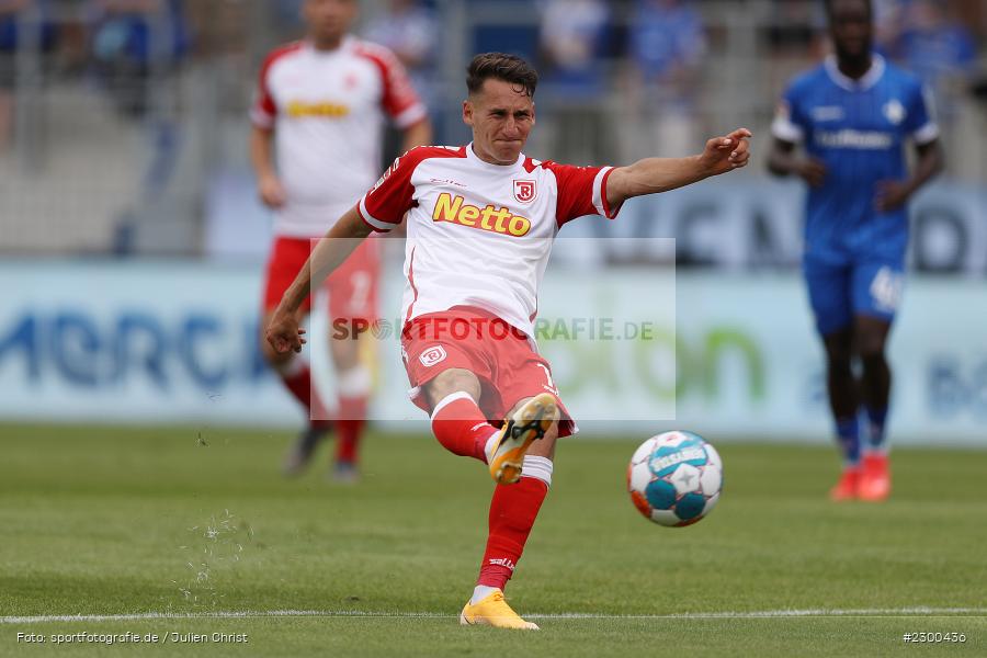 Konrad Faber, Merck-Stadion, Darmstadt, 24.07.2021, DFL, sport, action, Fussball, Deutschland, Juli 2021, Saison 2021/2022, SSV, SVD, Bundesliga, 2. Bundesliga, SSV Jahn Regensburg, SV Darmstadt 98 - Bild-ID: 2300436 Konrad Faber, Merck-Stadion, Darmstadt, 24.07.2021, DFL, sport, action, Fussball, Deutschland, Juli 2021, Saison 2021/2022, SSV, SVD, Bundesliga, 2. Bundesliga, SSV Jahn Regensburg, SV Darmstadt 98 - Bild-ID: 2300436