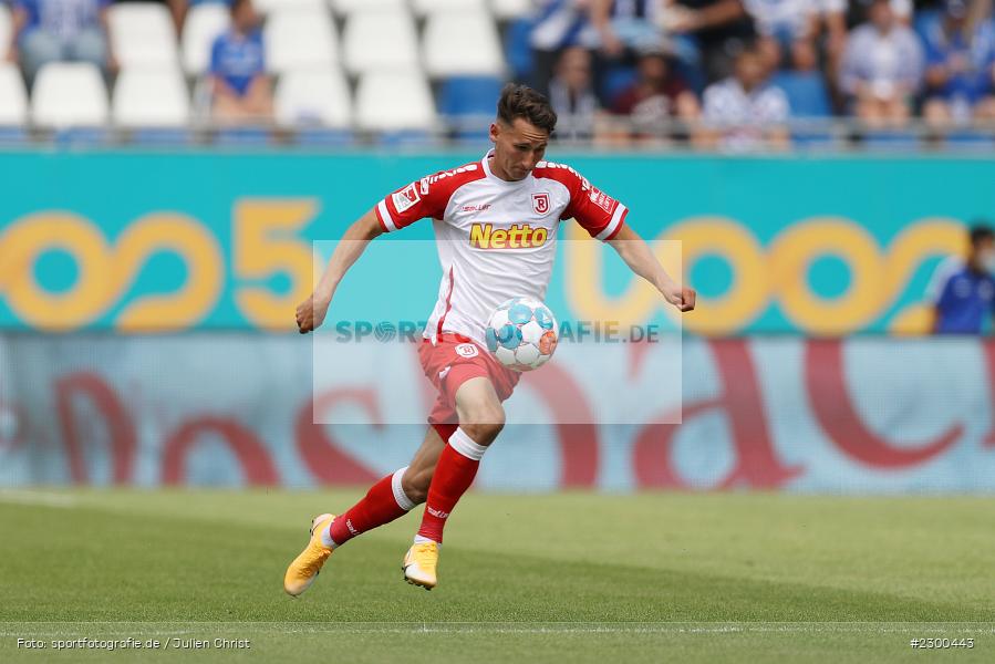 Konrad Faber, Merck-Stadion, Darmstadt, 24.07.2021, DFL, sport, action, Fussball, Deutschland, Juli 2021, Saison 2021/2022, SSV, SVD, Bundesliga, 2. Bundesliga, SSV Jahn Regensburg, SV Darmstadt 98 - Bild-ID: 2300443 Konrad Faber, Merck-Stadion, Darmstadt, 24.07.2021, DFL, sport, action, Fussball, Deutschland, Juli 2021, Saison 2021/2022, SSV, SVD, Bundesliga, 2. Bundesliga, SSV Jahn Regensburg, SV Darmstadt 98 - Bild-ID: 2300443
