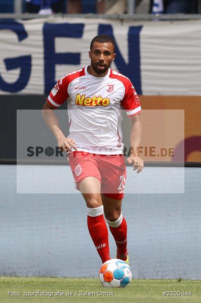 Leon Guwara, Merck-Stadion, Darmstadt, 24.07.2021, DFL, sport, action, Fussball, Deutschland, Juli 2021, Saison 2021/2022, SSV, SVD, Bundesliga, 2. Bundesliga, SSV Jahn Regensburg, SV Darmstadt 98 - Bild-ID: 2300444 Leon Guwara, Merck-Stadion, Darmstadt, 24.07.2021, DFL, sport, action, Fussball, Deutschland, Juli 2021, Saison 2021/2022, SSV, SVD, Bundesliga, 2. Bundesliga, SSV Jahn Regensburg, SV Darmstadt 98 - Bild-ID: 2300444