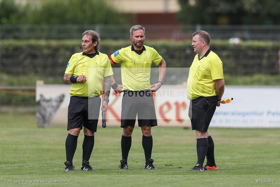 Schiedsrichter, Benedikt Bruns, sport, action, Sportplatz Duivenallee, Saison 2021/2022, Juli 2021, Gemünden, Fussball, FVGS, FV Gemünden/Seifriedsburg, FCM, FC Mömlingen, Deutschland, Bezirksliga Unterfranken West, BFV, 25.07.2021 - Bild-ID: 2300495
