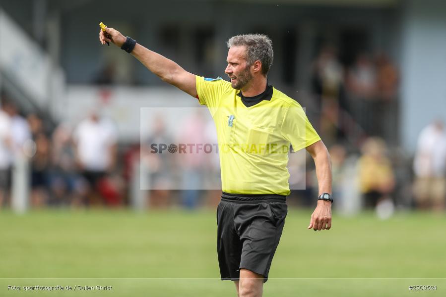 Schiedsrichter, Benedikt Bruns, sport, action, Sportplatz Duivenallee, Saison 2021/2022, Juli 2021, Gemünden, Fussball, FVGS, FV Gemünden/Seifriedsburg, FCM, FC Mömlingen, Deutschland, Bezirksliga Unterfranken West, BFV, 25.07.2021 - Bild-ID: 2300524