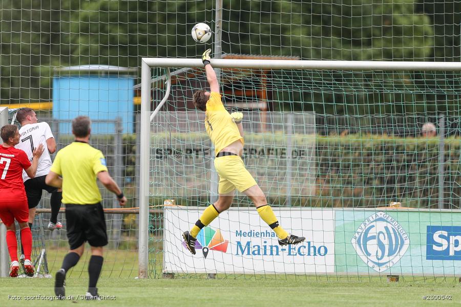 Philipp Ködel, sport, action, Sportplatz Duivenallee, Saison 2021/2022, Juli 2021, Gemünden, Fussball, FVGS, FV Gemünden/Seifriedsburg, FCM, FC Mömlingen, Deutschland, Bezirksliga Unterfranken West, BFV, 25.07.2021 - Bild-ID: 2300542