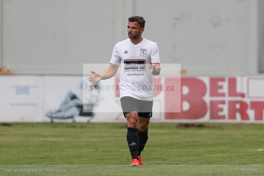 Tobias Bystrek, sport, action, Sportplatz Duivenallee, Saison 2021/2022, Juli 2021, Gemünden, Fussball, FVGS, FV Gemünden/Seifriedsburg, FCM, FC Mömlingen, Deutschland, Bezirksliga Unterfranken West, BFV, 25.07.2021 - Bild-ID: 2300545