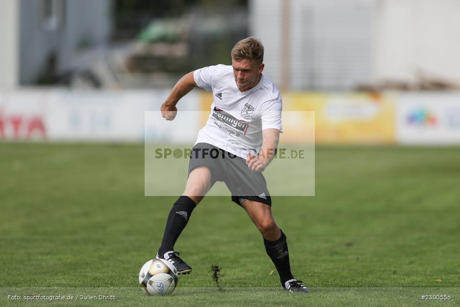 Max Niemert, sport, action, Sportplatz Duivenallee, Saison 2021/2022, Juli 2021, Gemünden, Fussball, FVGS, FV Gemünden/Seifriedsburg, FCM, FC Mömlingen, Deutschland, Bezirksliga Unterfranken West, BFV, 25.07.2021 - Bild-ID: 2300556