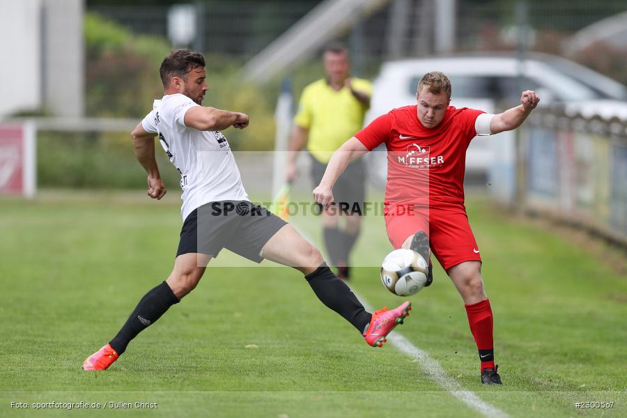 Tobias Bystrek, sport, action, Sportplatz Duivenallee, Saison 2021/2022, Juli 2021, Gemünden, Fussball, FVGS, FV Gemünden/Seifriedsburg, FCM, FC Mömlingen, Deutschland, Bezirksliga Unterfranken West, BFV, 25.07.2021 - Bild-ID: 2300567