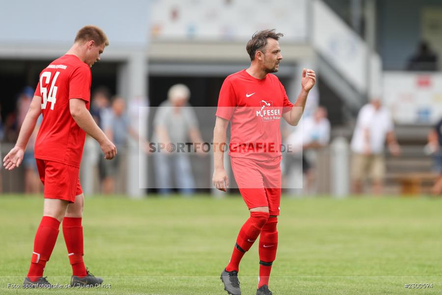 Hände, Arme, gestikuliert, Jens Fromm, sport, action, Sportplatz Duivenallee, Saison 2021/2022, Juli 2021, Gemünden, Fussball, FVGS, FV Gemünden/Seifriedsburg, FCM, FC Mömlingen, Deutschland, Bezirksliga Unterfranken West, BFV, 25.07.2021 - Bild-ID: 2300594