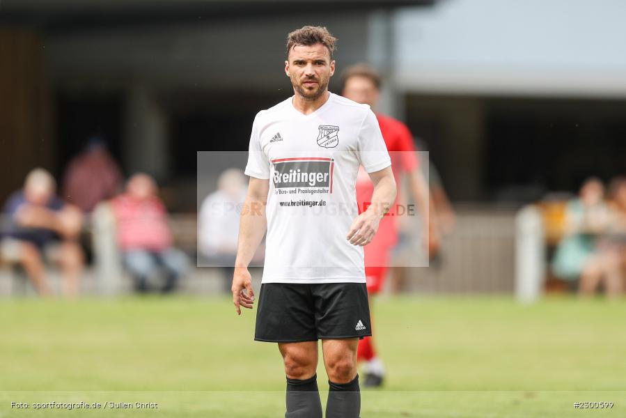 Tobias Bystrek, sport, action, Sportplatz Duivenallee, Saison 2021/2022, Juli 2021, Gemünden, Fussball, FVGS, FV Gemünden/Seifriedsburg, FCM, FC Mömlingen, Deutschland, Bezirksliga Unterfranken West, BFV, 25.07.2021 - Bild-ID: 2300599