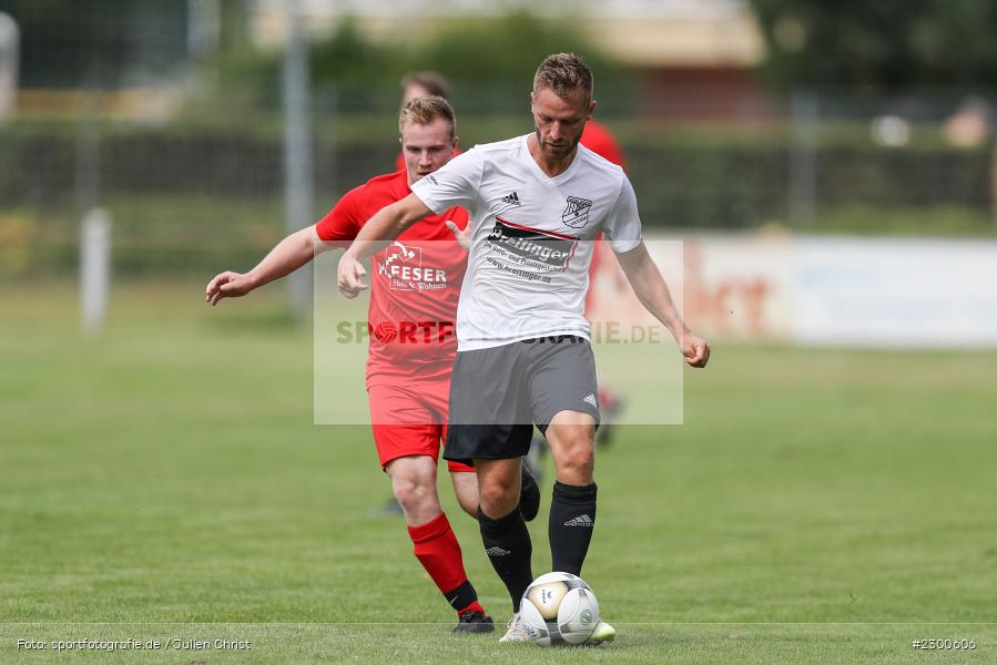 Manuel Krämer, sport, action, Sportplatz Duivenallee, Saison 2021/2022, Juli 2021, Gemünden, Fussball, FVGS, FV Gemünden/Seifriedsburg, FCM, FC Mömlingen, Deutschland, Bezirksliga Unterfranken West, BFV, 25.07.2021 - Bild-ID: 2300606