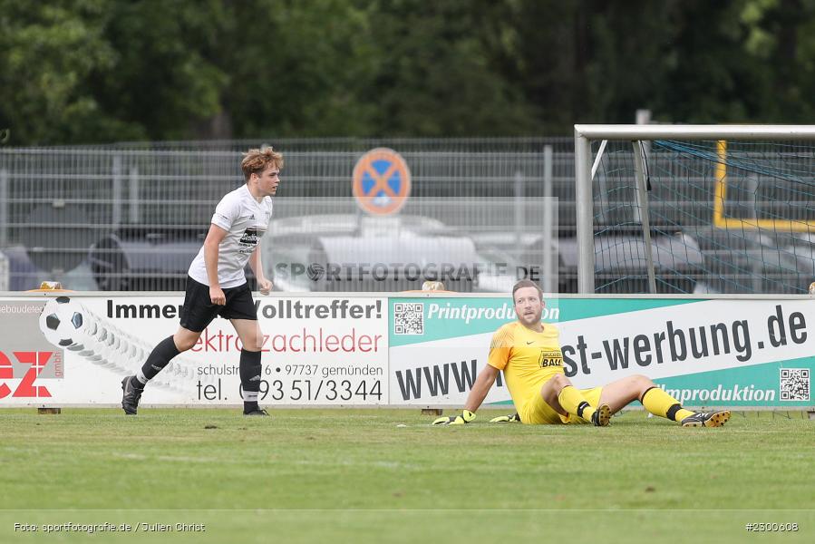 Philipp Ködel, Tor, Julian Moro, sport, action, Sportplatz Duivenallee, Saison 2021/2022, Juli 2021, Gemünden, Fussball, FVGS, FV Gemünden/Seifriedsburg, FCM, FC Mömlingen, Deutschland, Bezirksliga Unterfranken West, BFV, 25.07.2021 - Bild-ID: 2300608