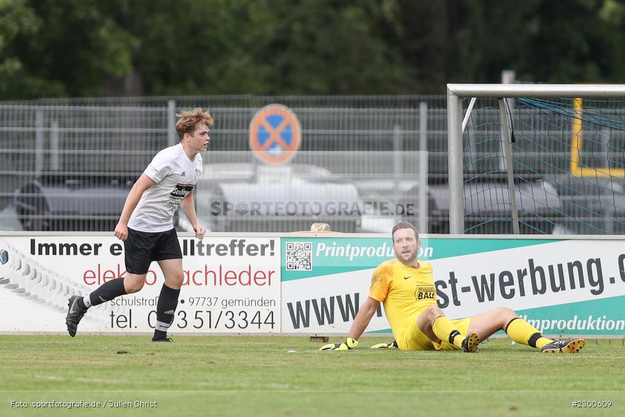 Philipp Ködel, Tor, Julian Moro, sport, action, Sportplatz Duivenallee, Saison 2021/2022, Juli 2021, Gemünden, Fussball, FVGS, FV Gemünden/Seifriedsburg, FCM, FC Mömlingen, Deutschland, Bezirksliga Unterfranken West, BFV, 25.07.2021 - Bild-ID: 2300609
