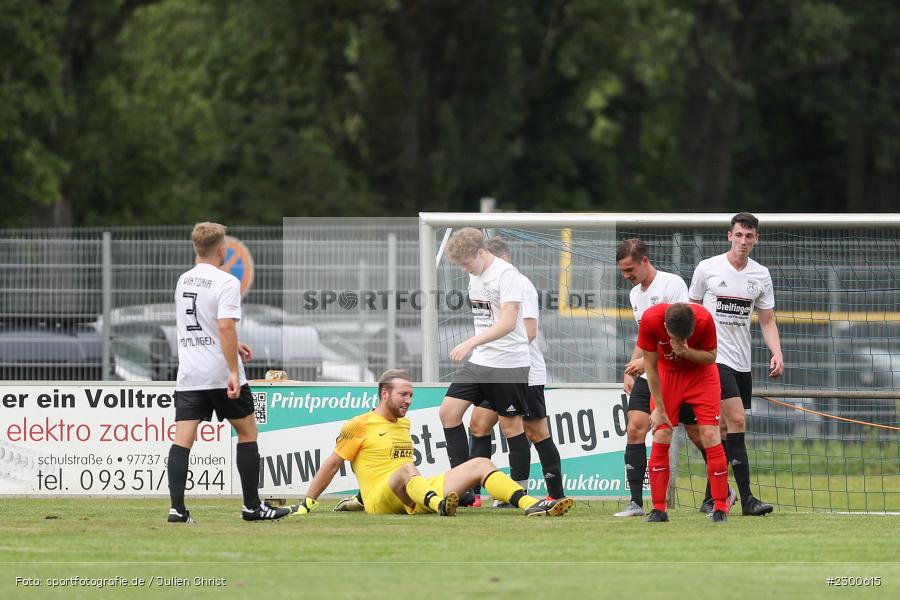 Philipp Ködel, Tor, Julian Moro, sport, action, Sportplatz Duivenallee, Saison 2021/2022, Juli 2021, Gemünden, Fussball, FVGS, FV Gemünden/Seifriedsburg, FCM, FC Mömlingen, Deutschland, Bezirksliga Unterfranken West, BFV, 25.07.2021 - Bild-ID: 2300615