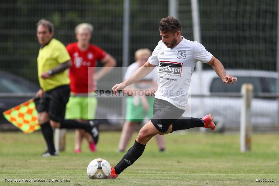 Tobias Bystrek, sport, action, Sportplatz Duivenallee, Saison 2021/2022, Juli 2021, Gemünden, Fussball, FVGS, FV Gemünden/Seifriedsburg, FCM, FC Mömlingen, Deutschland, Bezirksliga Unterfranken West, BFV, 25.07.2021 - Bild-ID: 2300632