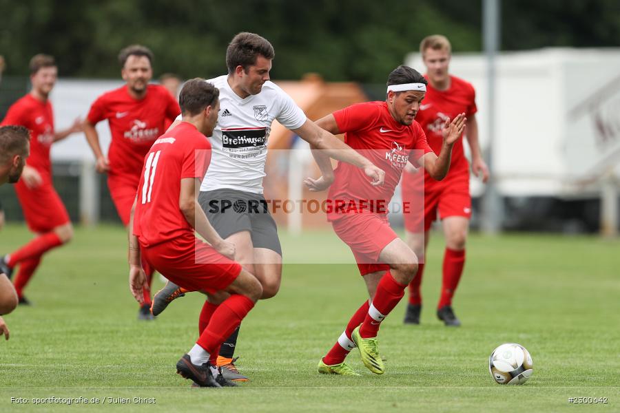Leonard Mehana, sport, action, Sportplatz Duivenallee, Saison 2021/2022, Juli 2021, Gemünden, Fussball, FVGS, FV Gemünden/Seifriedsburg, FCM, FC Mömlingen, Deutschland, Bezirksliga Unterfranken West, BFV, 25.07.2021 - Bild-ID: 2300642