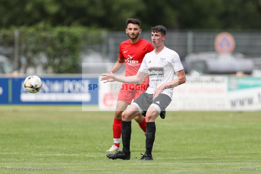 Philipp Meyer, sport, action, Sportplatz Duivenallee, Saison 2021/2022, Juli 2021, Gemünden, Fussball, FVGS, FV Gemünden/Seifriedsburg, FCM, FC Mömlingen, Deutschland, Bezirksliga Unterfranken West, BFV, 25.07.2021 - Bild-ID: 2300654