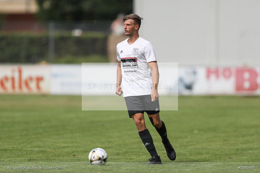 Philipp Fischer, sport, action, Sportplatz Duivenallee, Saison 2021/2022, Juli 2021, Gemünden, Fussball, FVGS, FV Gemünden/Seifriedsburg, FCM, FC Mömlingen, Deutschland, Bezirksliga Unterfranken West, BFV, 25.07.2021 - Bild-ID: 2300655