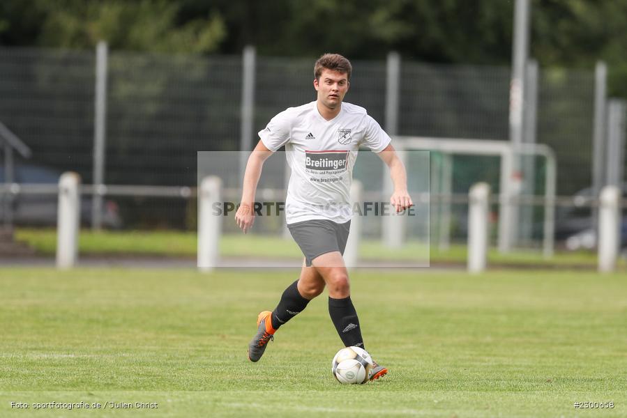 Robin Aichinger, sport, action, Sportplatz Duivenallee, Saison 2021/2022, Juli 2021, Gemünden, Fussball, FVGS, FV Gemünden/Seifriedsburg, FCM, FC Mömlingen, Deutschland, Bezirksliga Unterfranken West, BFV, 25.07.2021 - Bild-ID: 2300658