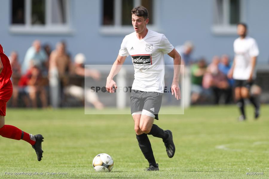 Philipp Meyer, sport, action, Sportplatz Duivenallee, Saison 2021/2022, Juli 2021, Gemünden, Fussball, FVGS, FV Gemünden/Seifriedsburg, FCM, FC Mömlingen, Deutschland, Bezirksliga Unterfranken West, BFV, 25.07.2021 - Bild-ID: 2300668
