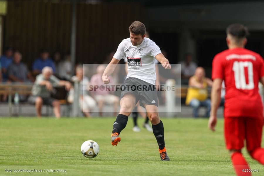 Robin Aichinger, sport, action, Sportplatz Duivenallee, Saison 2021/2022, Juli 2021, Gemünden, Fussball, FVGS, FV Gemünden/Seifriedsburg, FCM, FC Mömlingen, Deutschland, Bezirksliga Unterfranken West, BFV, 25.07.2021 - Bild-ID: 2300670