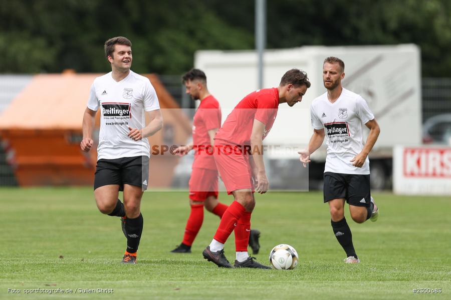 Robin Aichinger, sport, action, Sportplatz Duivenallee, Saison 2021/2022, Juli 2021, Gemünden, Fussball, FVGS, FV Gemünden/Seifriedsburg, FCM, FC Mömlingen, Deutschland, Bezirksliga Unterfranken West, BFV, 25.07.2021 - Bild-ID: 2300683