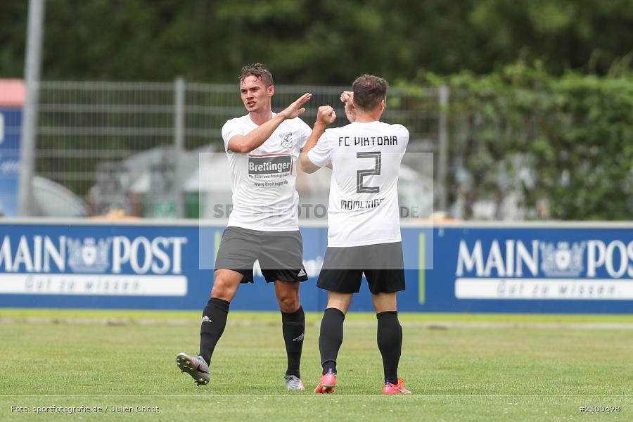 Torjubel, Luca Kupski, sport, action, Sportplatz Duivenallee, Saison 2021/2022, Juli 2021, Gemünden, Fussball, FVGS, FV Gemünden/Seifriedsburg, FCM, FC Mömlingen, Deutschland, Bezirksliga Unterfranken West, BFV, 25.07.2021 - Bild-ID: 2300698