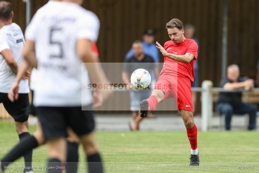Konrad Scholz, sport, action, Sportplatz Duivenallee, Saison 2021/2022, Juli 2021, Gemünden, Fussball, FVGS, FV Gemünden/Seifriedsburg, FCM, FC Mömlingen, Deutschland, Bezirksliga Unterfranken West, BFV, 25.07.2021 - Bild-ID: 2300703