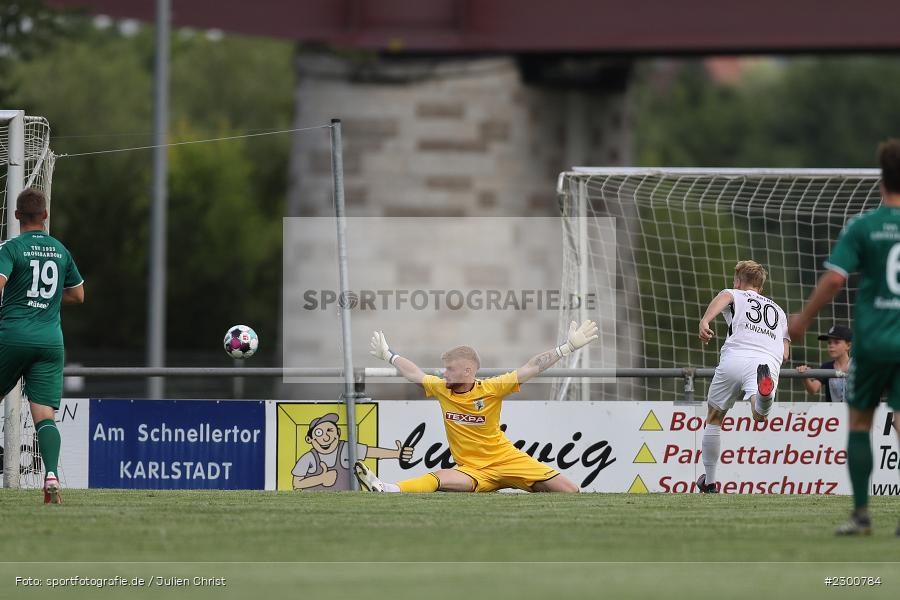 Chance, Justin Reichert, Marco Kunzmann, Sportgelände, Karlburg, 27.07.2021, BFV, sport, action, Fussball, Deutschland, Juli 2021, Saison 2021/2022, Grabfeldgallier, TSV, Bayernliga Nord, TSV Großbardorf, TSV Karlburg - Bild-ID: 2300784