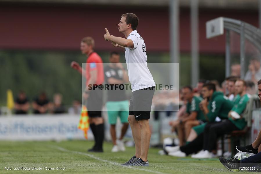 gibt Anweisungen, Markus Köhler, Sportgelände, Karlburg, 27.07.2021, BFV, sport, action, Fussball, Deutschland, Juli 2021, Saison 2021/2022, Grabfeldgallier, TSV, Bayernliga Nord, TSV Großbardorf, TSV Karlburg - Bild-ID: 2300828