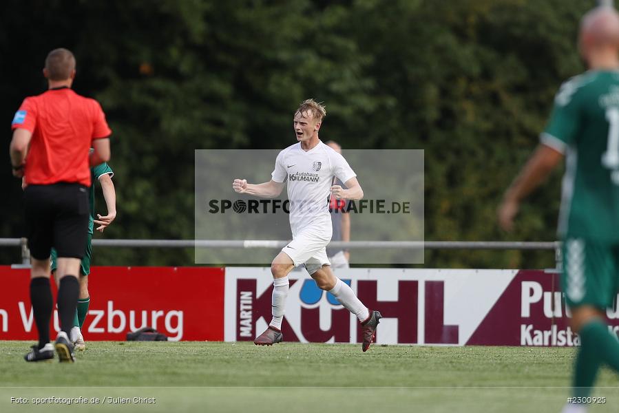 Torjubel, Marco Kunzmann, Sportgelände, Karlburg, 27.07.2021, BFV, sport, action, Fussball, Deutschland, Juli 2021, Saison 2021/2022, Grabfeldgallier, TSV, Bayernliga Nord, TSV Großbardorf, TSV Karlburg - Bild-ID: 2300925