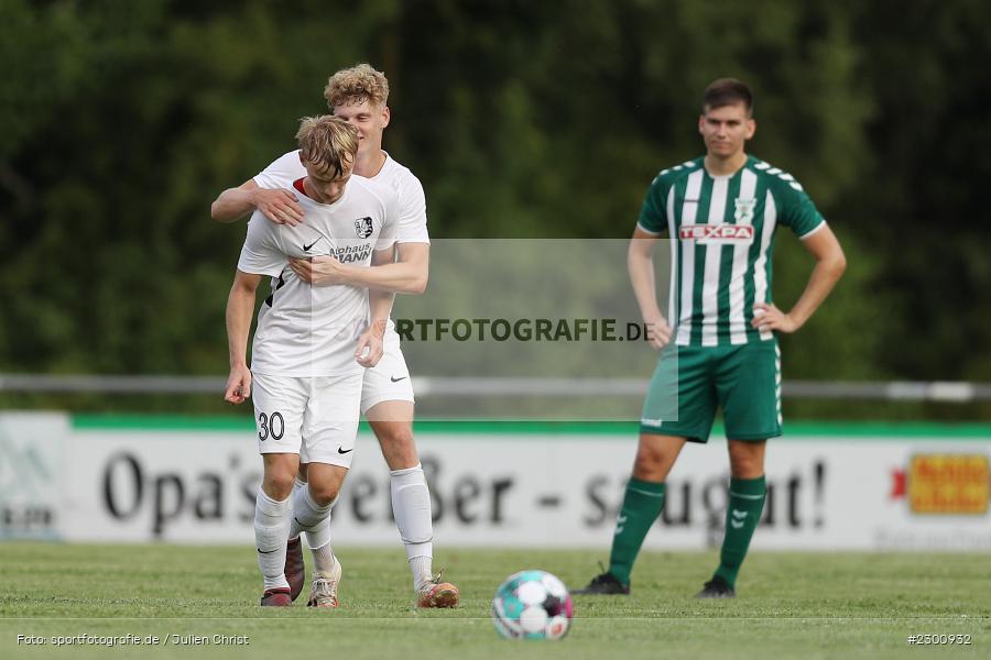 Torjubel, Adrian Winter, Marco Kunzmann, Sportgelände, Karlburg, 27.07.2021, BFV, sport, action, Fussball, Deutschland, Juli 2021, Saison 2021/2022, Grabfeldgallier, TSV, Bayernliga Nord, TSV Großbardorf, TSV Karlburg - Bild-ID: 2300932
